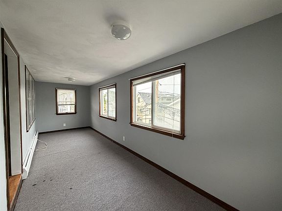 4th image of 228 Cedar St
