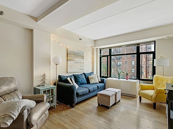 4th image of 3536 Cambridge Ave APT 2B