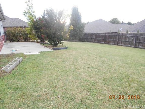 4th image of 6404 E Galveston St