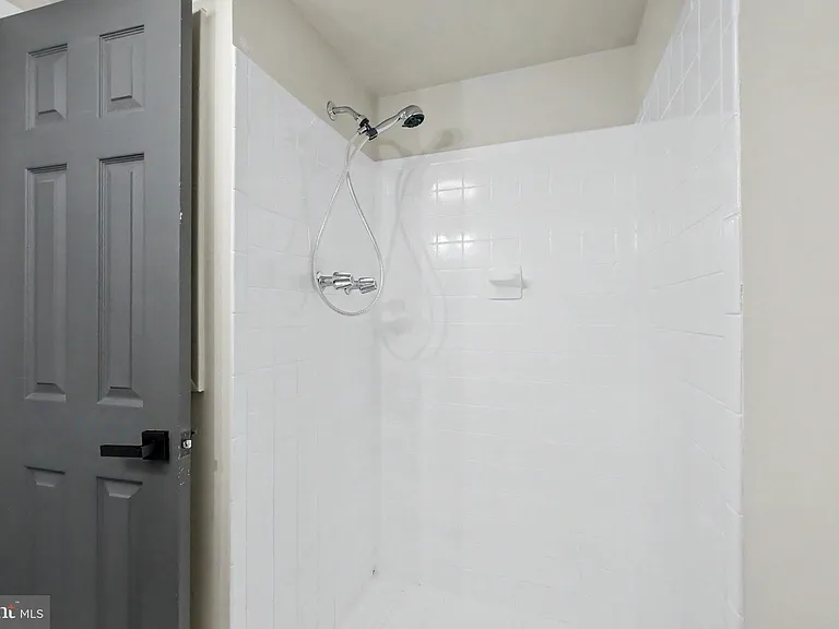 2105 Glencourse Ln — Photo 53