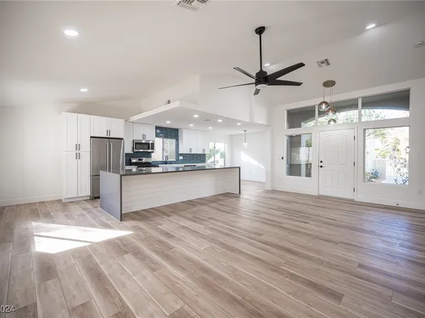 9637 Blue Bell Dr, Las Vegas, NV 89134