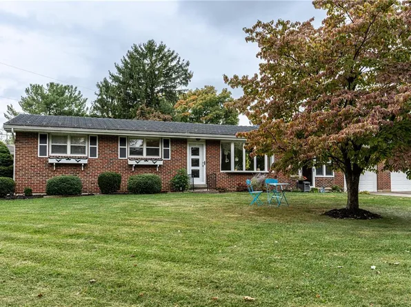 1725 Mark Twain Cir, Bethlehem, PA 18017