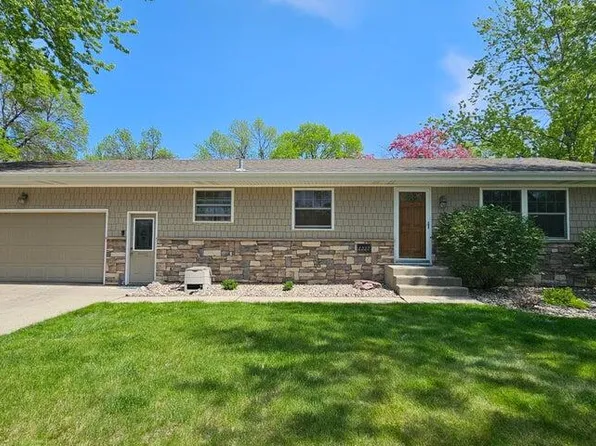 1227 S Lawson St, Aberdeen, SD 57401