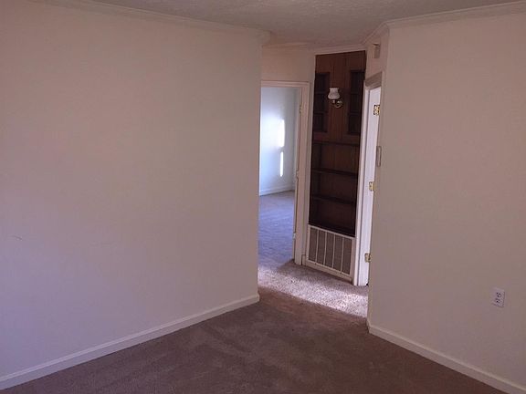 4th image of 1419 Edgelawn Ave