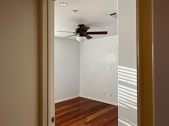 3rd image of 4853 Camellia Ave
