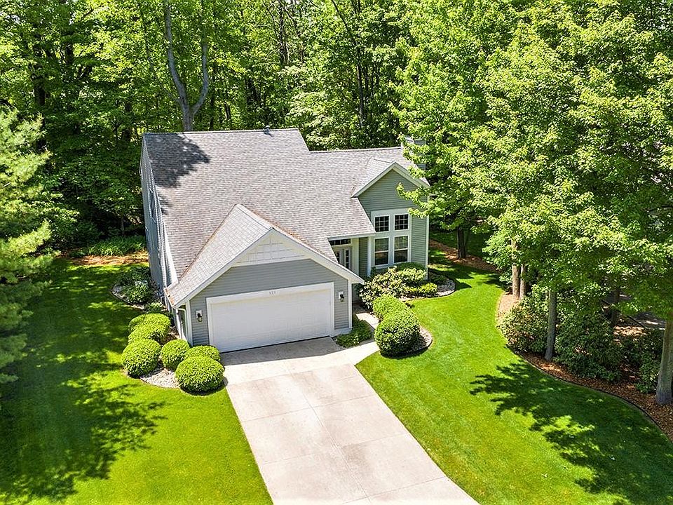 1st image of 521 Woodbridge Cir