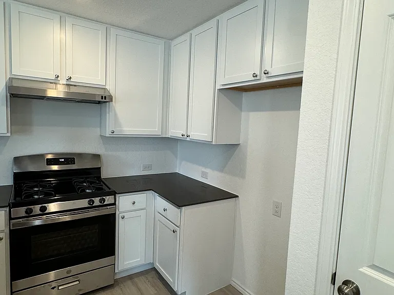 2303 Medusa Dr — Photo 2