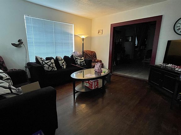3rd image of 4010 Beggs St