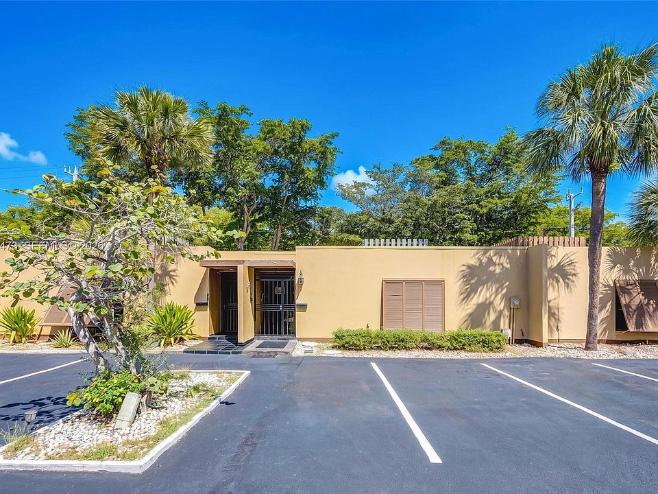 1st image of 6705 Kingsmoor Way
