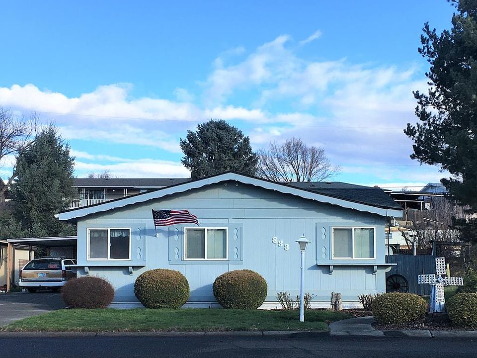 1st image of 833 SE Scenic View Dr
