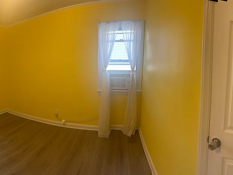 76 6th Ave — Photo 8