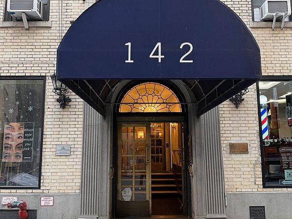 2nd image of 142 E 49th Street #5B