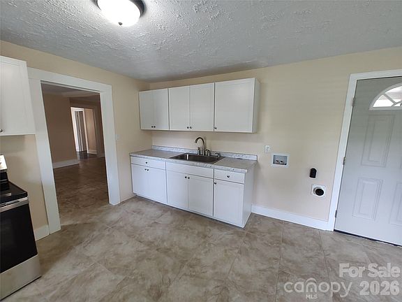 5th image of 175 Leonard Rd