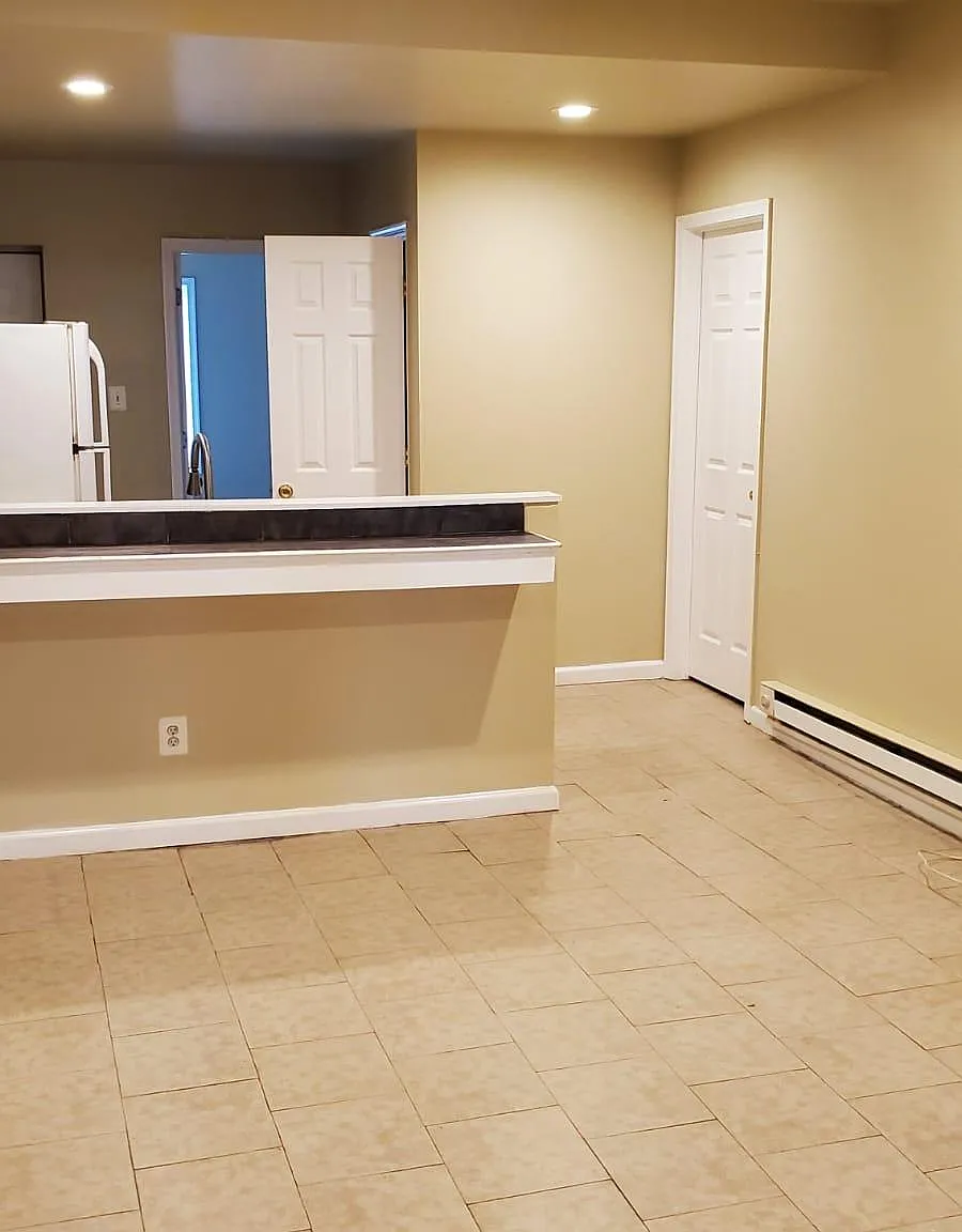 3 bed, 1.5 bath, 1100 sqft, $1,650 — Photo 2