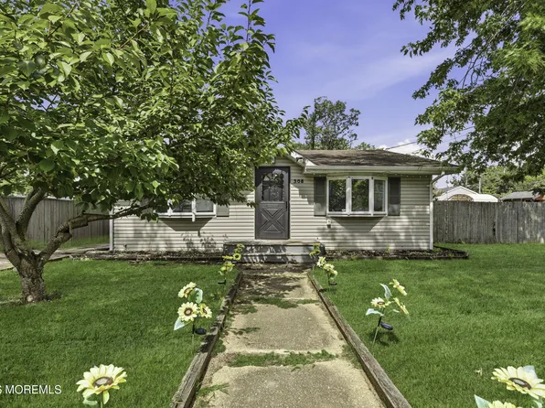 308 Tiller Avenue, Beachwood, NJ 08722