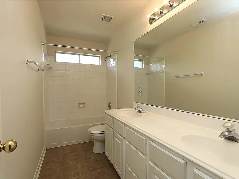 6523 Trenton Lake Ln — Photo 17