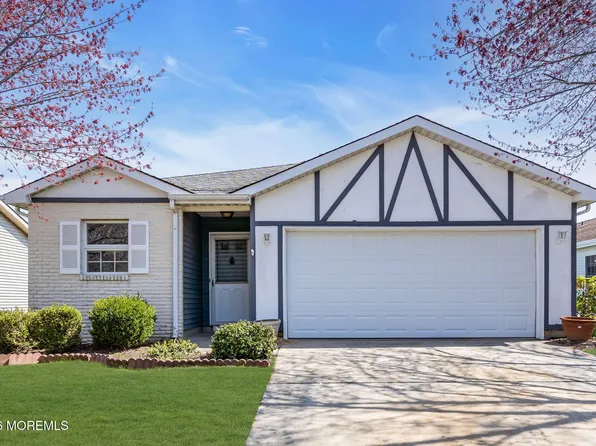 2137 Agincourt Road, Toms River, NJ 08755