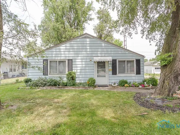 308 Venice Dr, Northwood, OH 43619