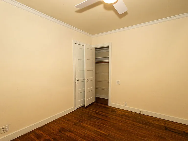 812 N June St — Photo 61