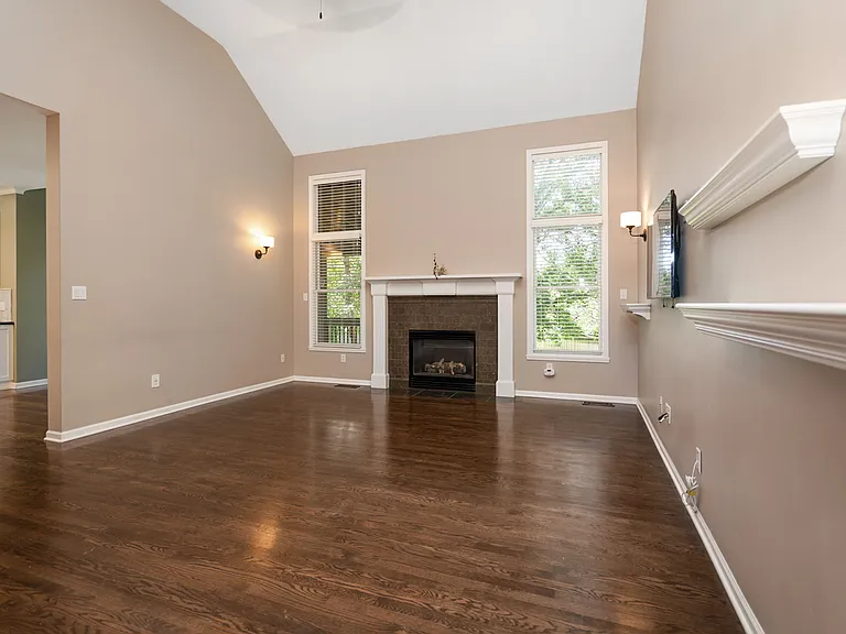 1101 Stonecreek Dr — Photo 5