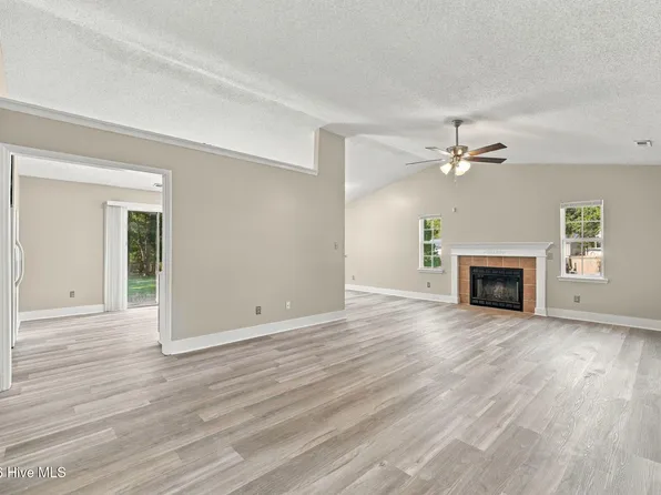 262 S Creek Drive, Jacksonville, NC 28540