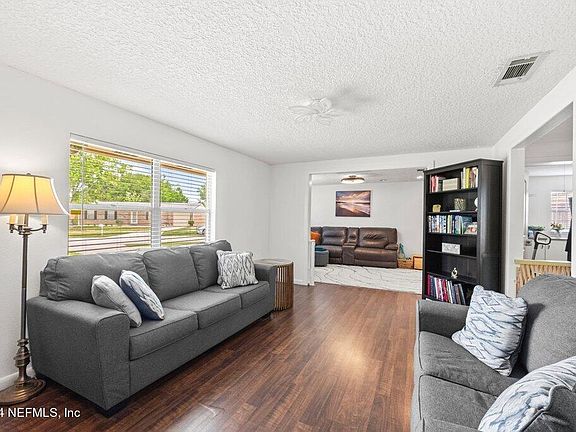2nd image of 2563 SEYMOUR Street