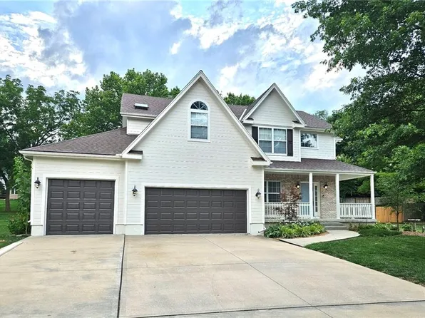 4316 SE Seattle Slew Dr, Lees Summit, MO 64082