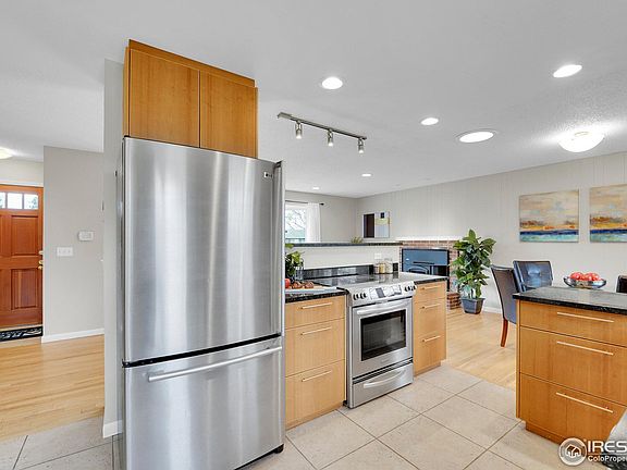 5th image of 2790 Emerson Ave
