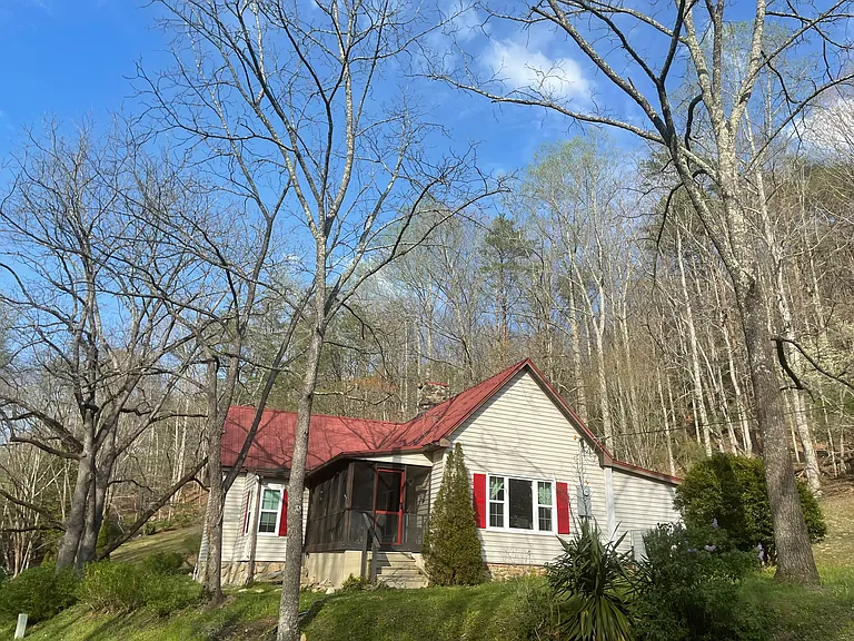 926 Lower Trackrock Rd — Photo 2