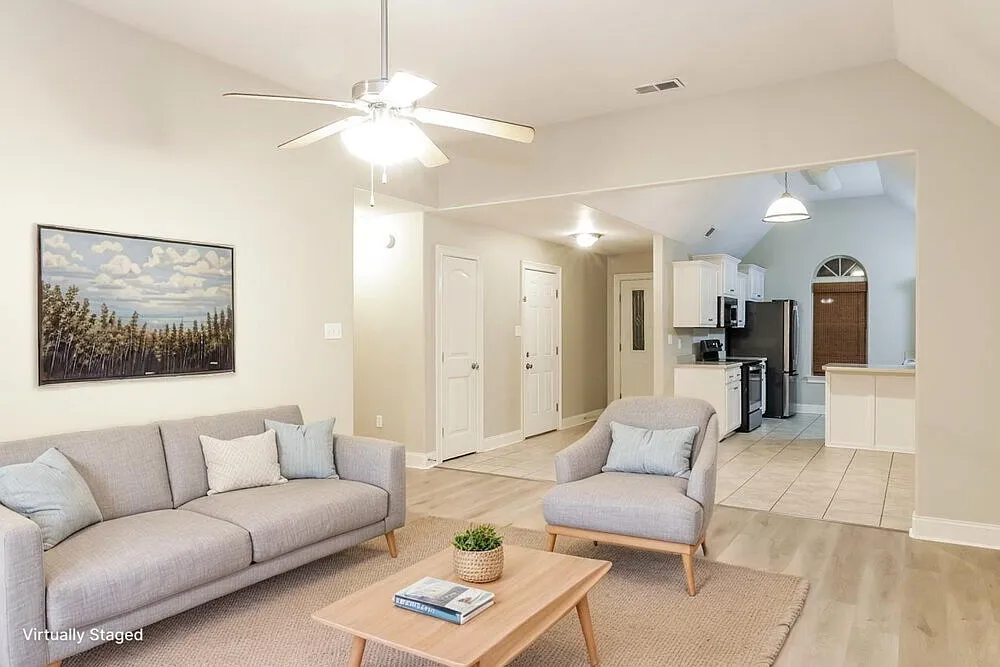3 bed, 2.0 bath, 1431 sqft, $1,740 — Photo 3