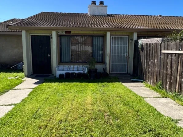 2854-2850 Saffron Way, Stockton, CA 95210