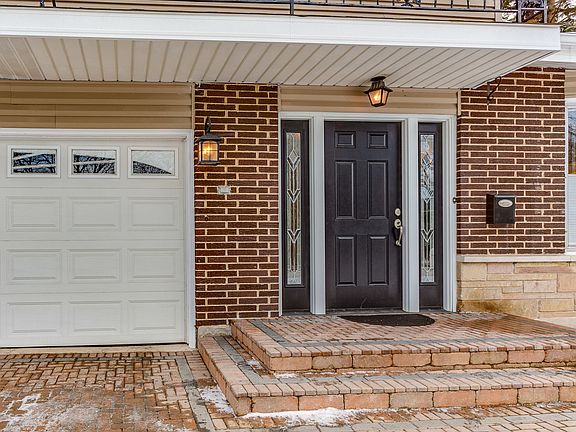3rd image of 1119 E Greenwood Dr