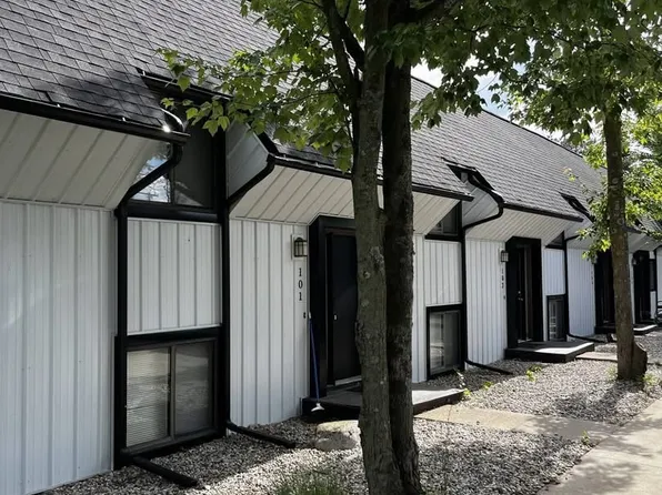 30635 Martindale Rd APT 104, New Hudson, MI 48165