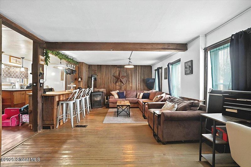 4th image of 15 Thomas Street