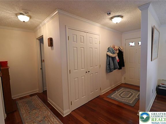 3rd image of 7416 Carol Ln