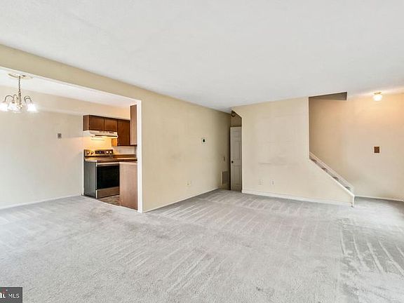 4th image of 4 Brookshire Dr #D