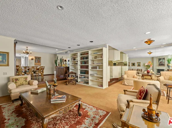 321 N Oakhurst Dr APT 403, Beverly Hills, CA 90210