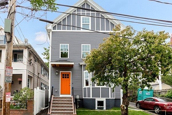 1st image of 6 Brook St #2
