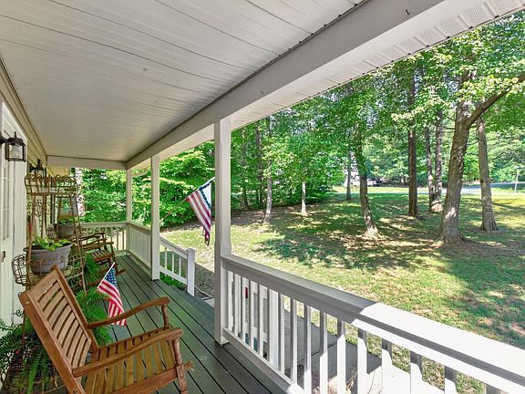 5th image of 7 Riverwood Ct