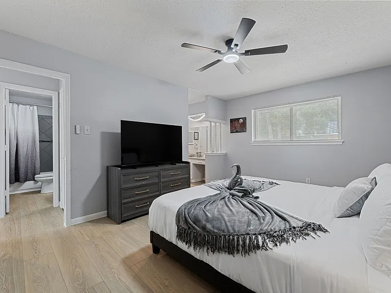 18834 Jodywood Dr — Photo 27