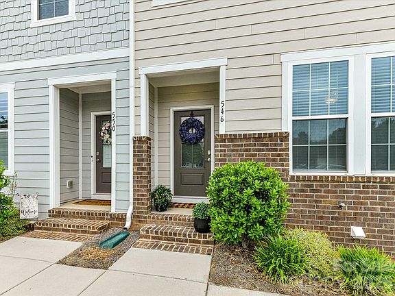 5th image of 546 Amalfi Dr
