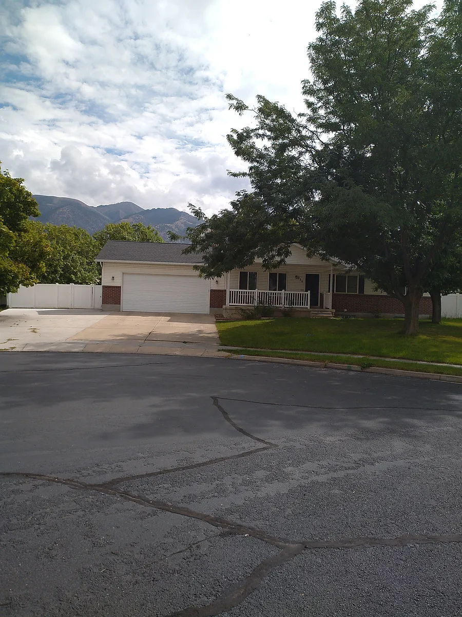 Building Photo - 230 S 425 W