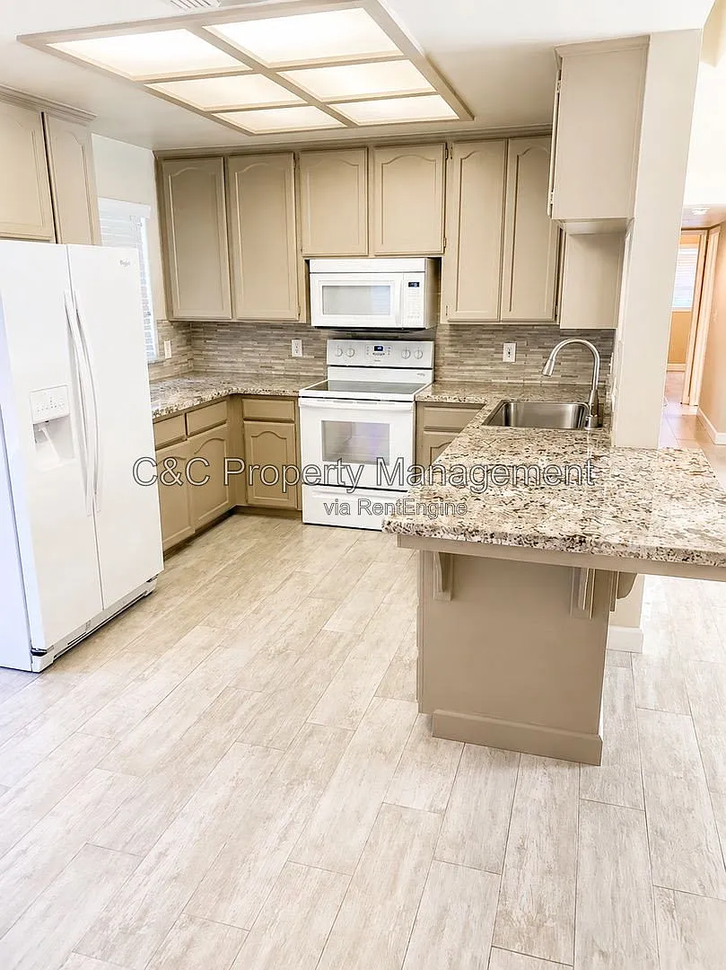 3 bed, 2.0 bath, 1460 sqft, $2,350 — Photo 4