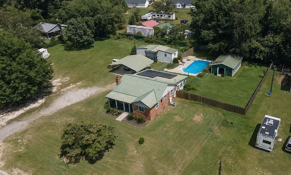 1st image of 134 Dragstrip Rd