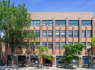 1908 W Irving Park Rd APT 404, Chicago, IL 60613