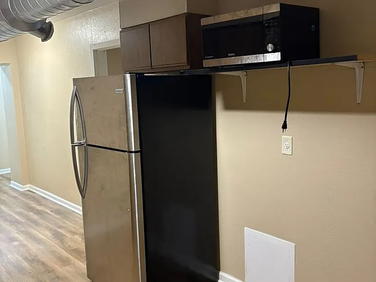 1471 Main St #6 — Photo 5