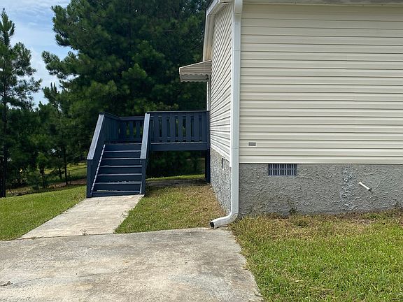 2nd image of 413 Sandy Ct