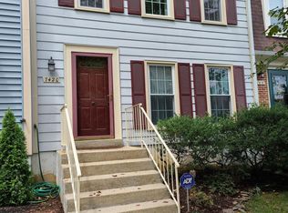 7420 Houndsbury Ct, Alexandria, VA 22315