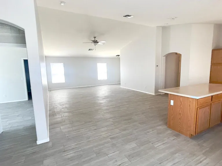 12801 W Soledad St — Photo 3