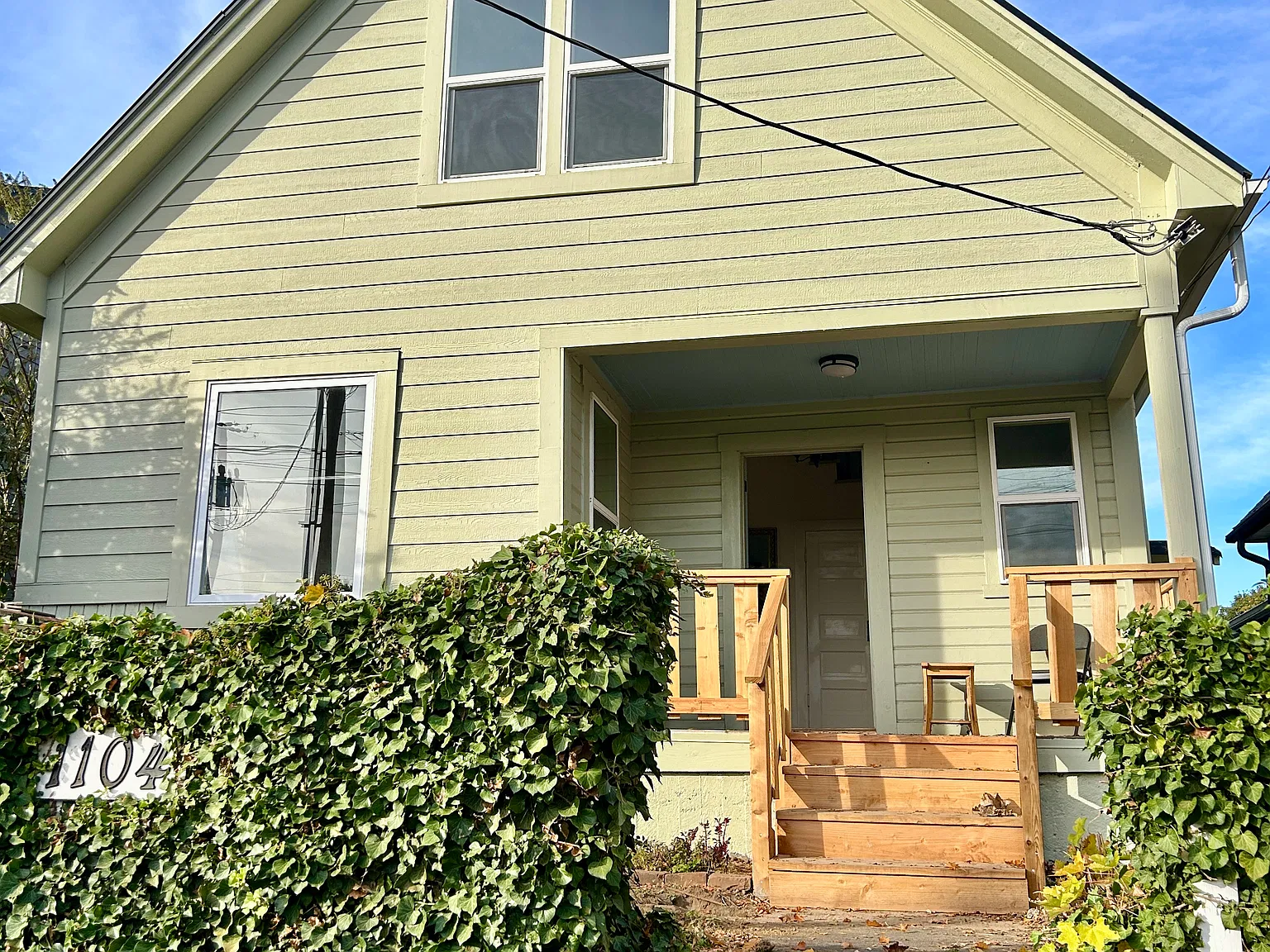 3 bed, 1172 sqft, $2,400 — Photo 1